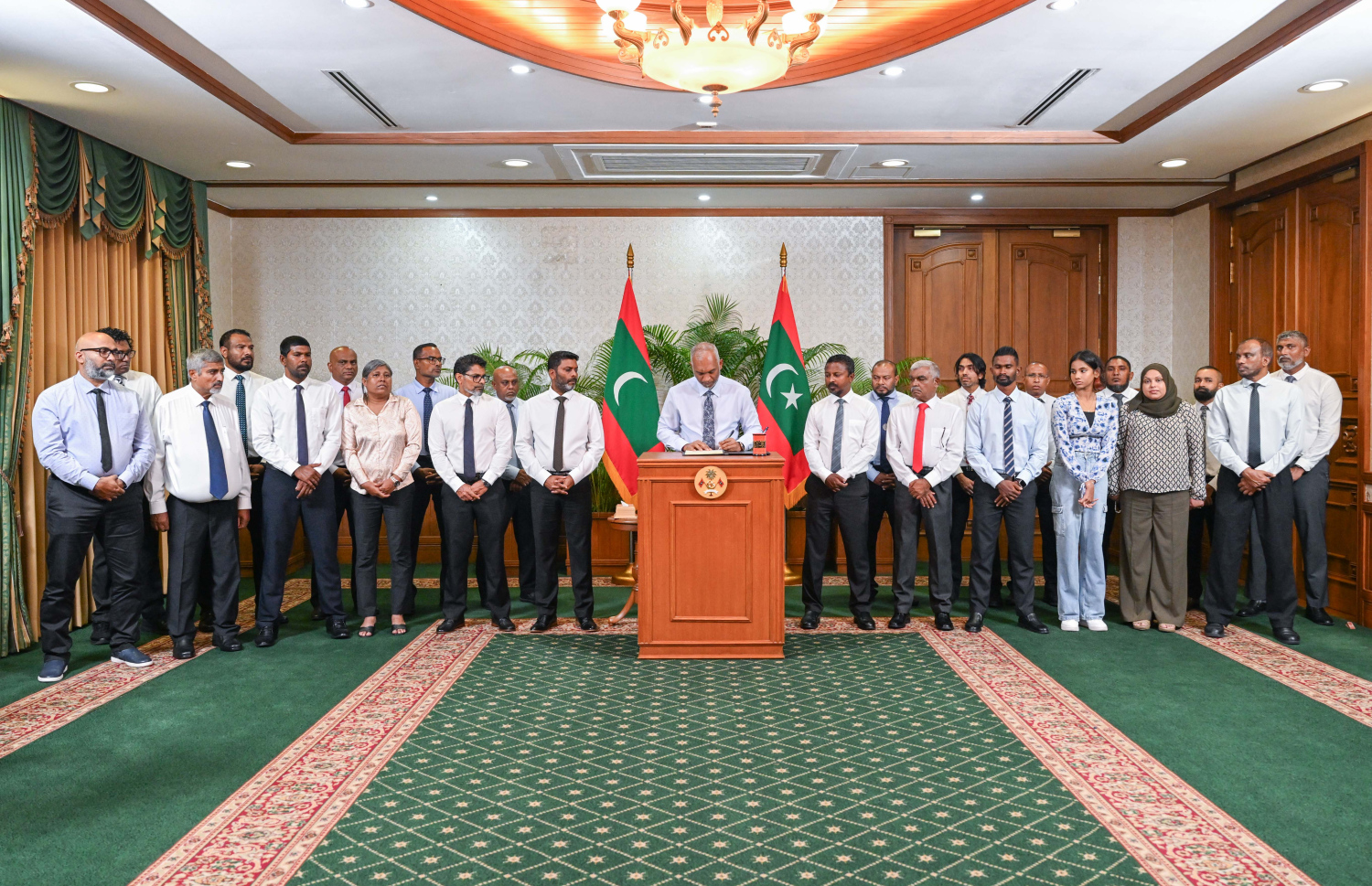 ކުޅިވަރުގެ ގާނޫނަށް އިސްލާހު ގެނައުމުގެ ބިލު ރައީސް މުއިއްޒު މިއަދު ތަސްދީގު ކުރައްވަނީ.---ފޮޓޯ: ރައީސް އޮފީސް