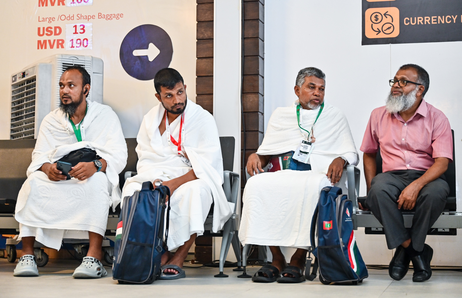 ރާއްޖެ އިން މި އަހަރު ހައްޖަށް ދާ މީހުންގެ ފުރަތަމަ ގުރޫޕްގެ މީހުން މިއަދު ފުރަން އެއާޕޯޓުގައި--- ފޮޓޯ: ފަޔާޒު މޫސާ | މިހާރު