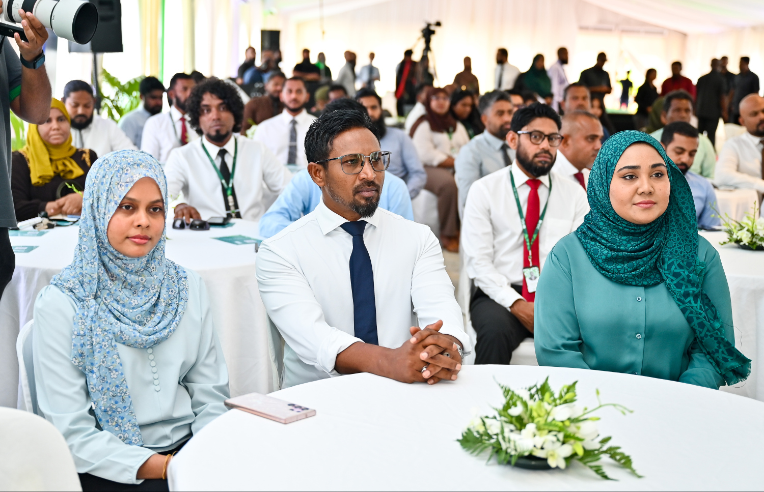 ހުޅުމާލޭގެ "ރިވައިޒްޑް މާސްޓަޕްލޭން" އިފުތިތާހު ކުރުމަށް ބޭއްވި ރަސްމިއްޔާތުގައި އެޗްޑީސީގެ ބޯޑުގެ ބައެއް މެމްބަރުން ބައިވެރިވެވަޑައިގަންނަވަނީ.--- ފޮޓޯ: ފަޔާޒު މޫސާ | މިހާރު