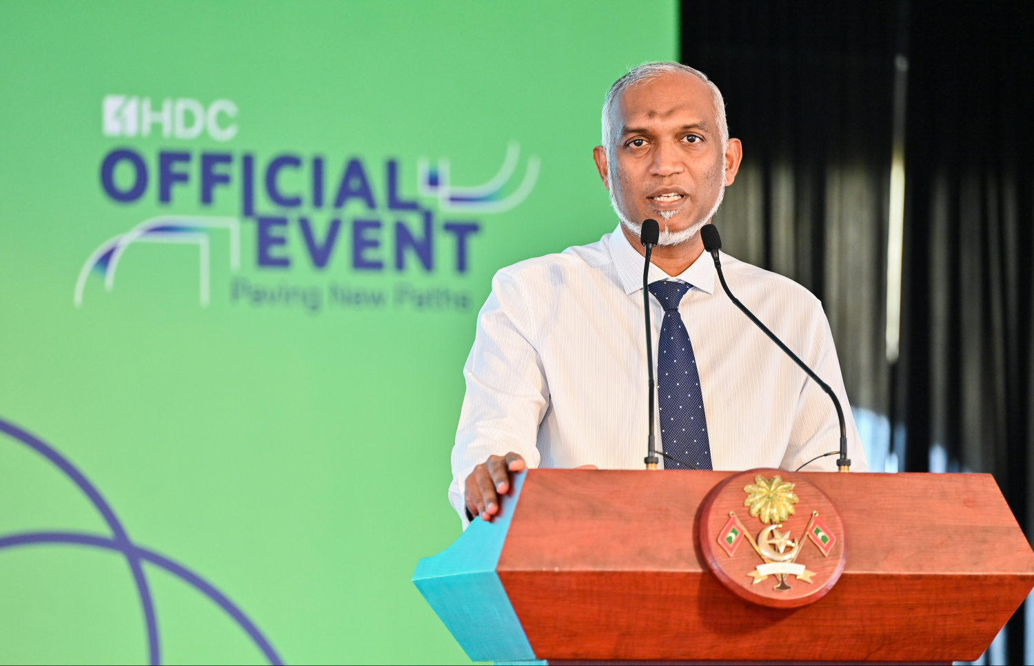 އެޗްޑީސީން ހުޅުމާލޭގެ މާސްޓަޕްލޭނަށް މުހިންމު ބައެއް ބަދަލުތަކެއް ގެެނެސް އަލުން މާސްޓަޕްލޭން އިފުތިތާހު ކުރުމަށް ބޭއްވި ރަސްމިއްޔާތުގައި ރައީސް މުއިއްޒު ވާހަކަފުޅު ދައްކަވަނީ.--- ފޮޓޯ: ފަޔާޒު މޫސާ | މިހާރު