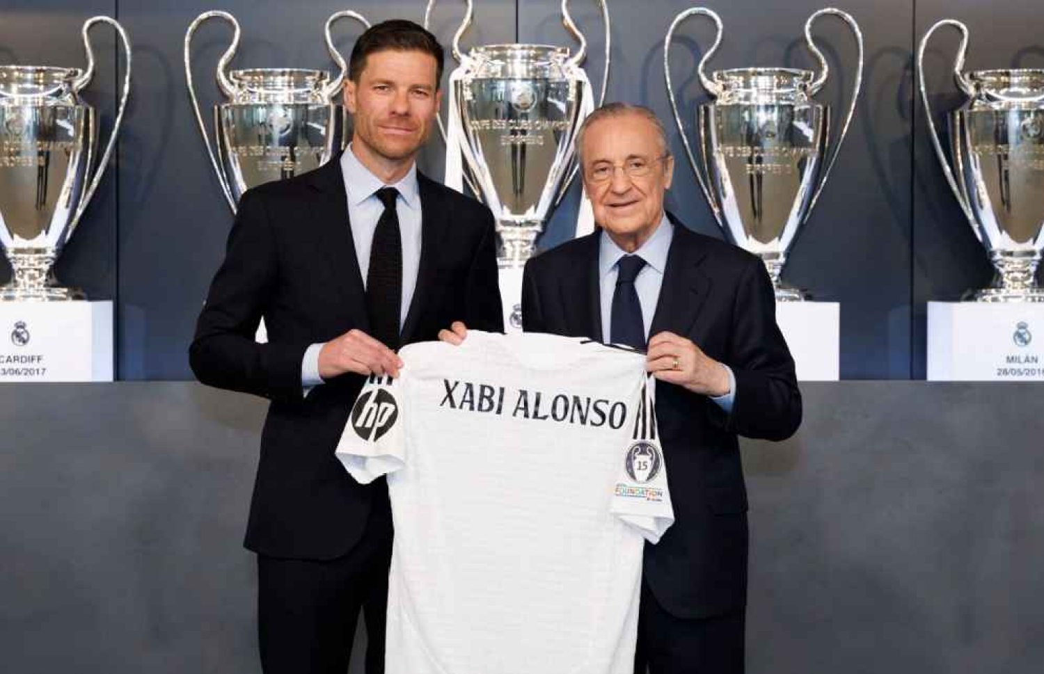 ރެއާލްގެ ރައީސް ފްލޮރެންޓީނޯ ޕެރޭޒް އާއި އެ ކްލަބްގެ އާ ކޯޗު ޒަބީ އަލޮންސޯ