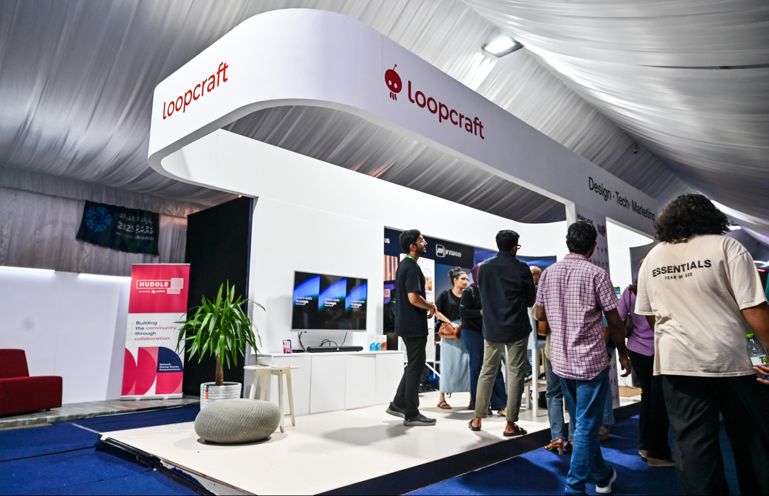 މޯލްޑިވްސް އެކްސްޕޯގައި ހުރި ލޫޕްކްރާފްޓުގެ ސްޓޯލް/ -- ފޮޓޯ: ފަޔާޒް މޫސާ | މިހާރު