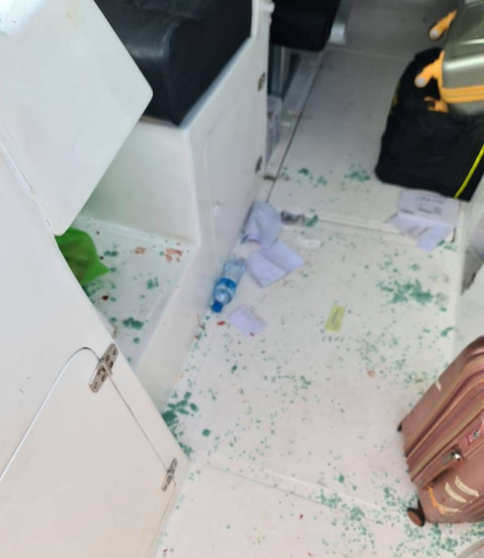 އެކްސިޑެންޓުގައި ލޯންޗުގެ ބިއްލޫރިތައް ތަޅައިގެން ގޮސްފައި--- ފޮޓޯ: މެރިން ޕޮލިސް