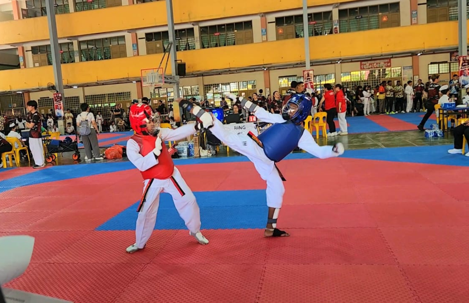 މެލޭޝިއާގެ މުބާރާތުގައި ޔޫނުސް (ކ) ވާދަ ކުރި ގޭމެއްގެ ތެރެއިން