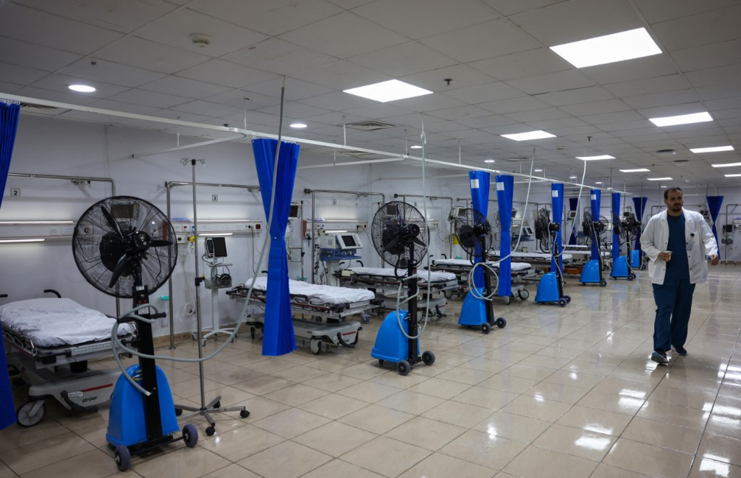 ހީޓް ސްޓްރޯކް ޖެހޭ މީހުންނަށް ފަރުވާ ދިނުމަށް މިފަހަރު މައްކާގައި ހަދާފައިވާ ހާއްސަ ޔުނިޓެއްގެ އެތެރެ. -- ފޮޓޯ: އޭއެފްޕީ