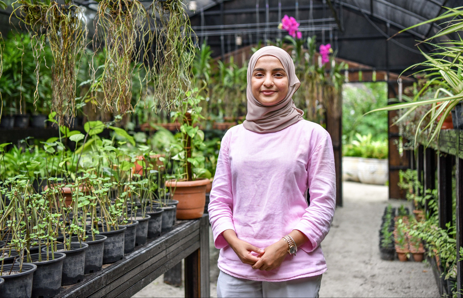 މުޒްނާ: އޭނާ އަންނަނީ ރަށުގެ ދަނޑުވެރިކަމުގެ މަސައްކަތްތަކެއް ވެސް ބަލަހައްޓަމުން.--- ފޮޓޯ: ފަޔާޒް މޫސާ| މިހާރު