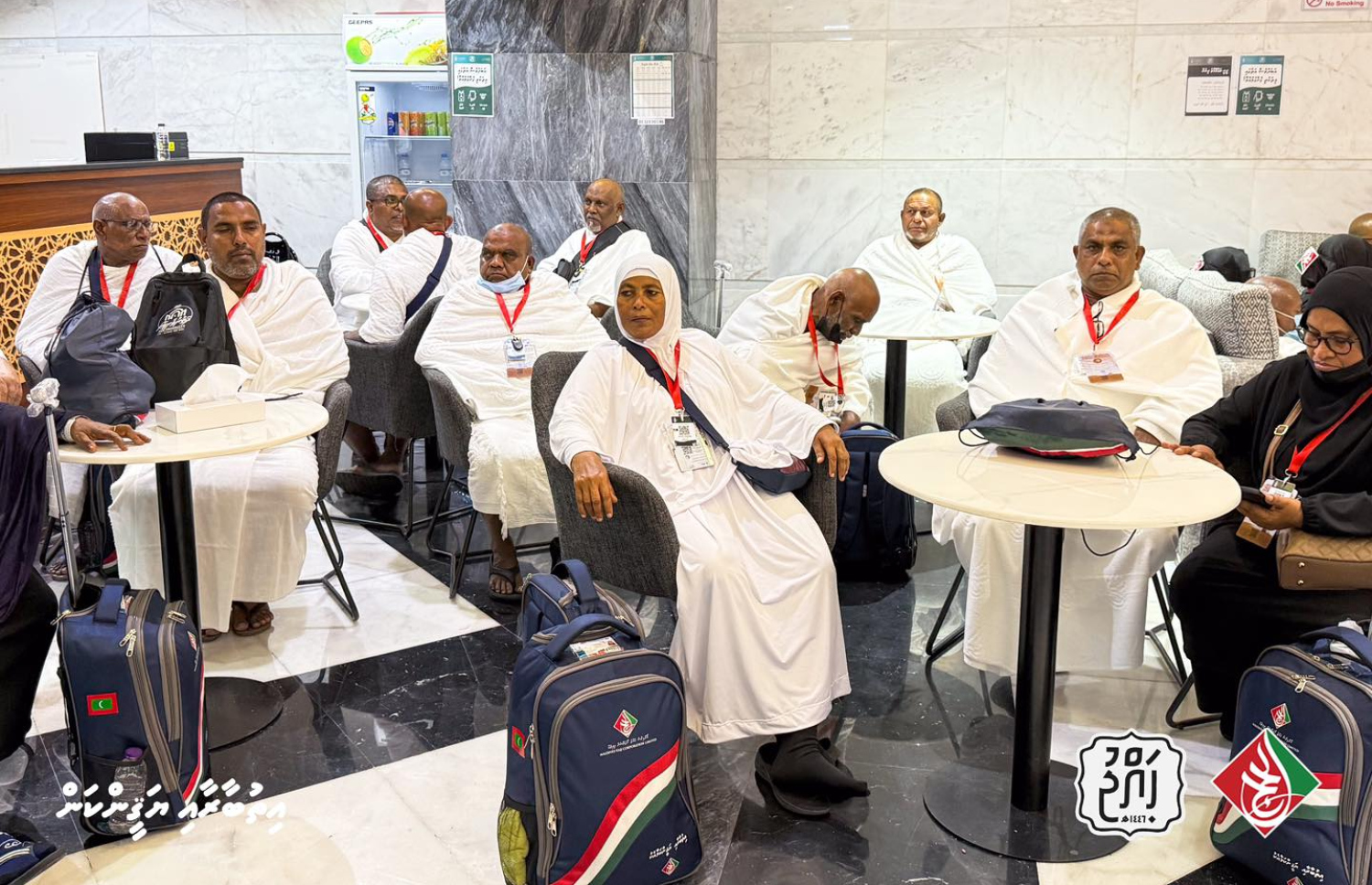 ދިވެހި ހައްޖާޖީން މިނާގައި: ހައްޖާޖީން މިނާއަށް އައުމުން ވަނީ ހޫނު މަރުހަބާއެއް ކިޔާފައި -- ފޮޓޯ: ހައްޖު ކޯޕަރޭޝަން