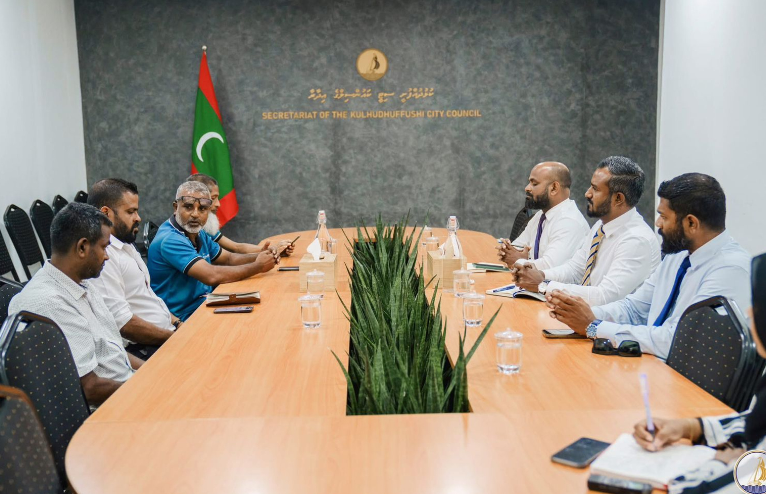 ކުޅުދުއްފުށީ ސިޓީ ކައުންސިލާއި ފެނަކައާ ދެމެދު ބޭއްވި ބައްދަލުވުމެއްގެ ތެރެއިން: އެ ކައުންސިލުން ވަނީ ފެނަކައާ ދެކޮޅަށް ދައުވާ ކުރަން ނިންމާފައި