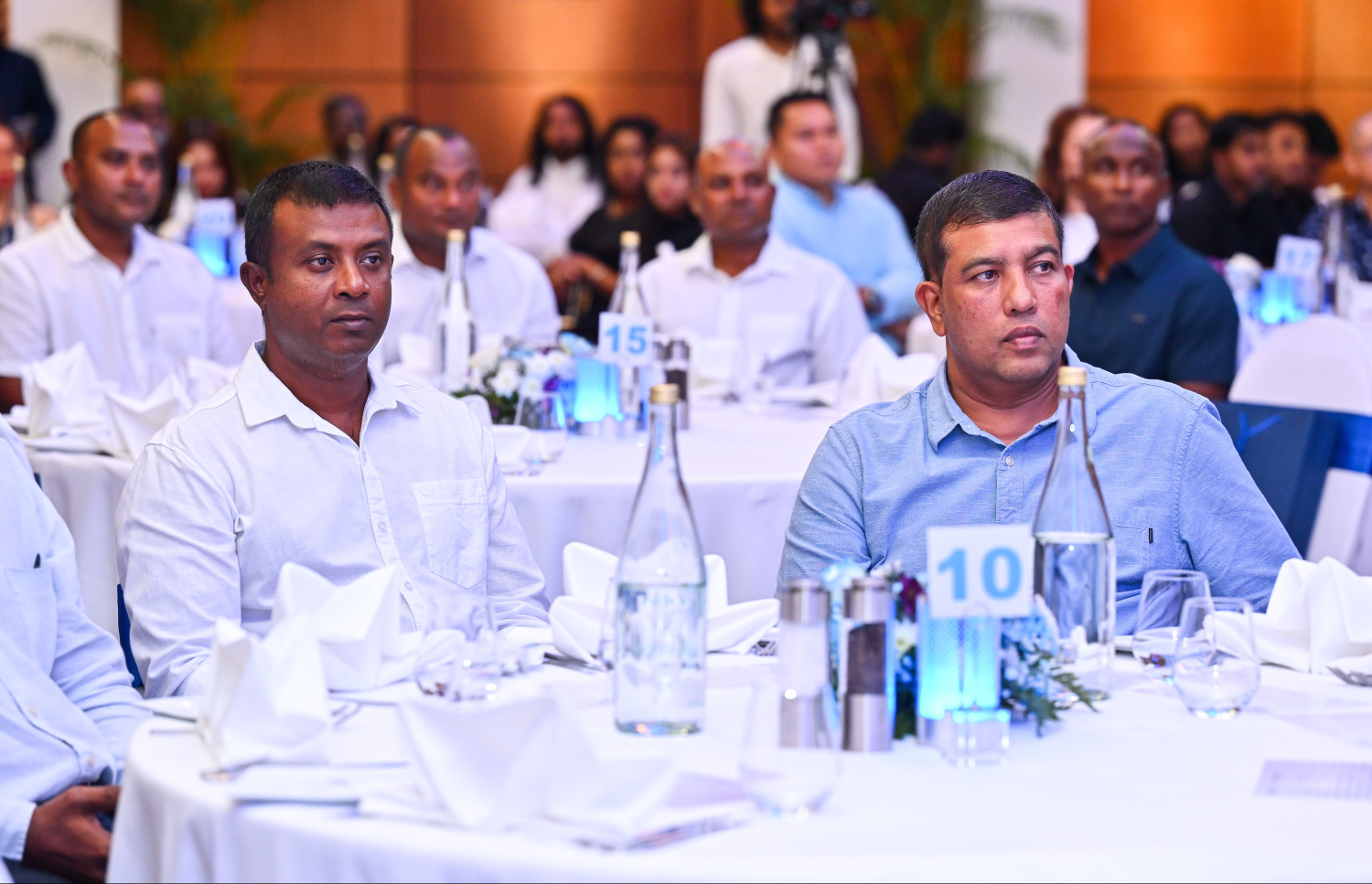 ސިލްވާ ސޭންޑްސްގެ 25 ވަނަ އަހަރީ ދުވަސް ފާހަގަކުރުމަށް ބޭއްވި ރަސްމިއްޔާތުގައި ބައިވެރިވެވަޑައިގެންނެވި ބައެއް ބޭފުޅުން.---ފޮޓޯ: ފަޔާޒު މޫސާ| މިހާރު