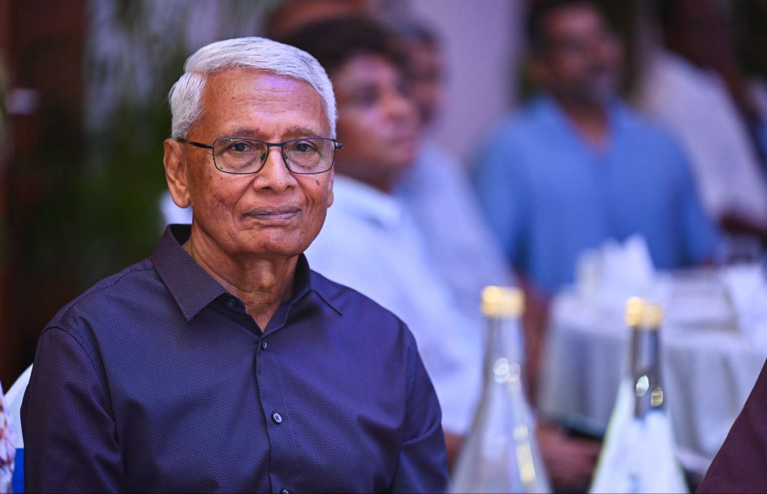 ސިލްވާ ސޭންޑްސްގެ 25 ވަނަ އަހަރީ ދުވަސް ފާހަގަކުރުމަށް ބޭއްވި ރަސްމިއްޔާތުގައި، ޝަރަފުވެރި މެހުމާން އަދި ތިމާވެށިގެ ދާއިރާގެ ތަޖުރިބާކާރު އަބްދުލްއަޒީޒް އަބްދުލް ހަކީމް ބައިވެރިވެވަޑައިގަންނަވަނީ.--- ފޮޓޯ: ފަޔާޒު މޫސާ | މިހާރު