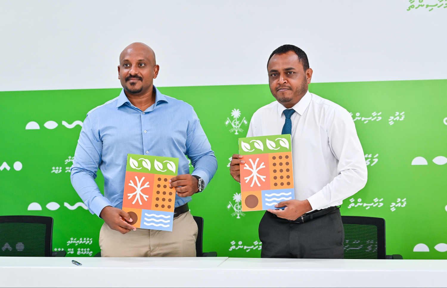 ތިމާވެއްޓާ ބެހޭ މިނިސްޓްރީން "މަގޭ ސާފު ރާއްޖެ ގައުމީ ކޮންފަރެންސް 2025" އިއުލާންކުރުމަށް ބޭއްވި ރަސްމިއްޔާތު އިންތިޒާމްކުރުމަށް އިވެންޓް މޯލްޑިވްސްއާއެކު އެއްބަސްވުން ބަދަލުކުރުން.-- ފޮޓޯ: ފަޔާޒް މޫސާ | މިހާރު