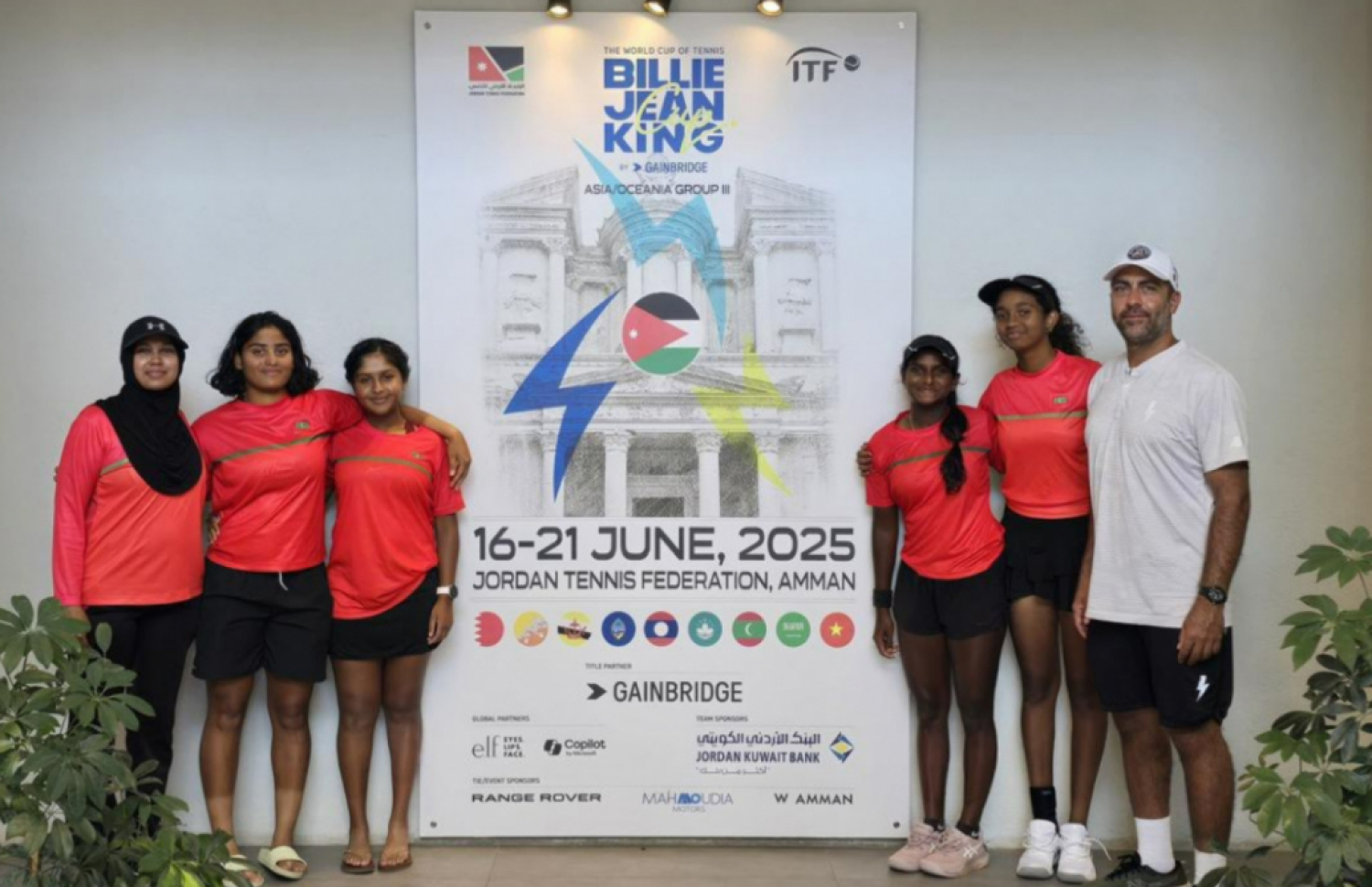 ގައުމީ ޓެނިސް ޓީމުގެ ކޯޗު އިރާނުގެ އަލީ ރިޒާ އާއި ދިވެހި ޓީމުގެ ފަސް ކުޅުންތެރިން އައްމާންގައި