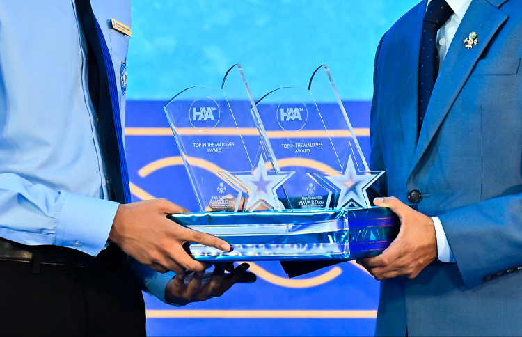 Dhivehi gina dharivarunthakakah ingireysi maadhaa in dhuniye in 1 vana