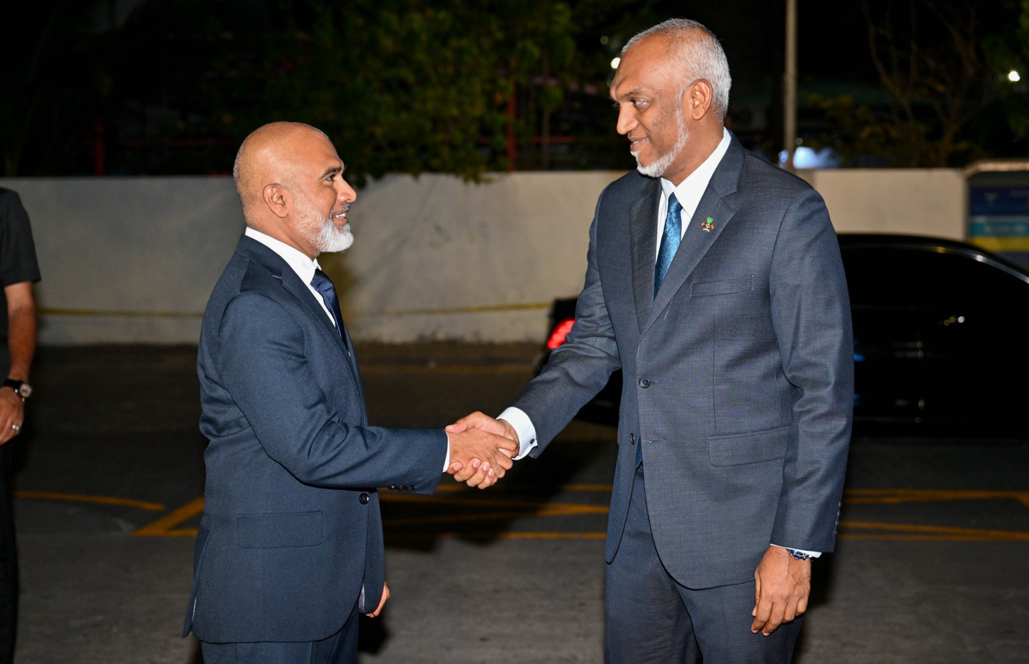 މިރޭ ގަދަ 10ގެ ޖަލްސާގައި ރައީސް ޑރ. މުހައްމަދު މުއިއްޒު އާއި އެޑިޔުކޭޝަން މިނިސްޓަރު ޑރ. މުހައްމަދު މުއިއްޒު ބައިވެރިވަނީ.--- ފޮޓޯ: ރައީސް އޮފީސް