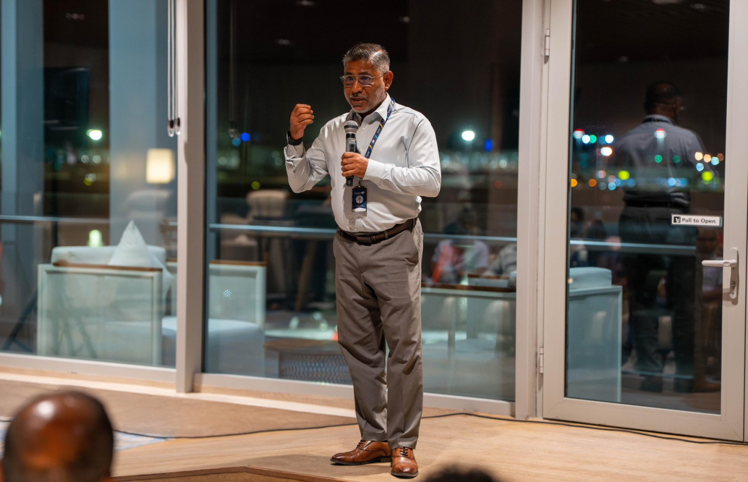 އެމްއޭސީއެލްގެ މެނޭޖިން ޑިރެކްޓާ ޝަރީފު ވާހަކަދައްކަވަނީ -- ފޮޓޯ: އެމްއޭސީއެލް