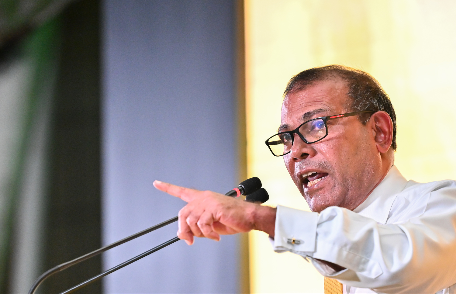 ކުރީގެ ރައީސް މުހައްމަދު ނަޝީދު ދެ އަހަރު ފަހުން އެމްޑީޕީއާ އަލުން ގުޅިވަޑައިގަތުމުގެ މުނާސަބަތުގައި ބޭއްވި ހާއްސަ ޖަލްސާގައި އެ މަނިކުފާނު ވާހަކަފުޅު ދައްކަވަނީ.--- ފޮޓޯ: ފަޔާޒު މޫސާ | މިހާރު