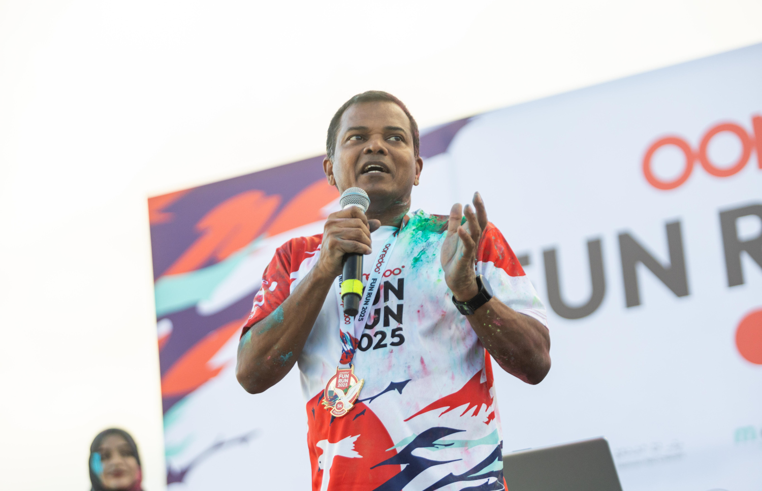 އުރީދޫ ފަން ރަން އައްޑޫގައި ފެށުމުގެ ކުރިން މޭޔަރު އަލީ ނިޒާރު ވާހަކަ ދައްކަވަނީ.--- ފޮޓޯ: އުރީދޫ