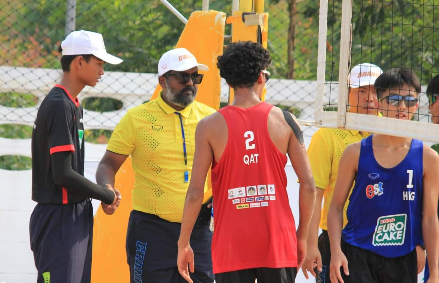 ބީޗް ވޮލީ ރެފްރީ އިންމަ މެޗަކަށް ނުކުތުމުގެ ކުރިން