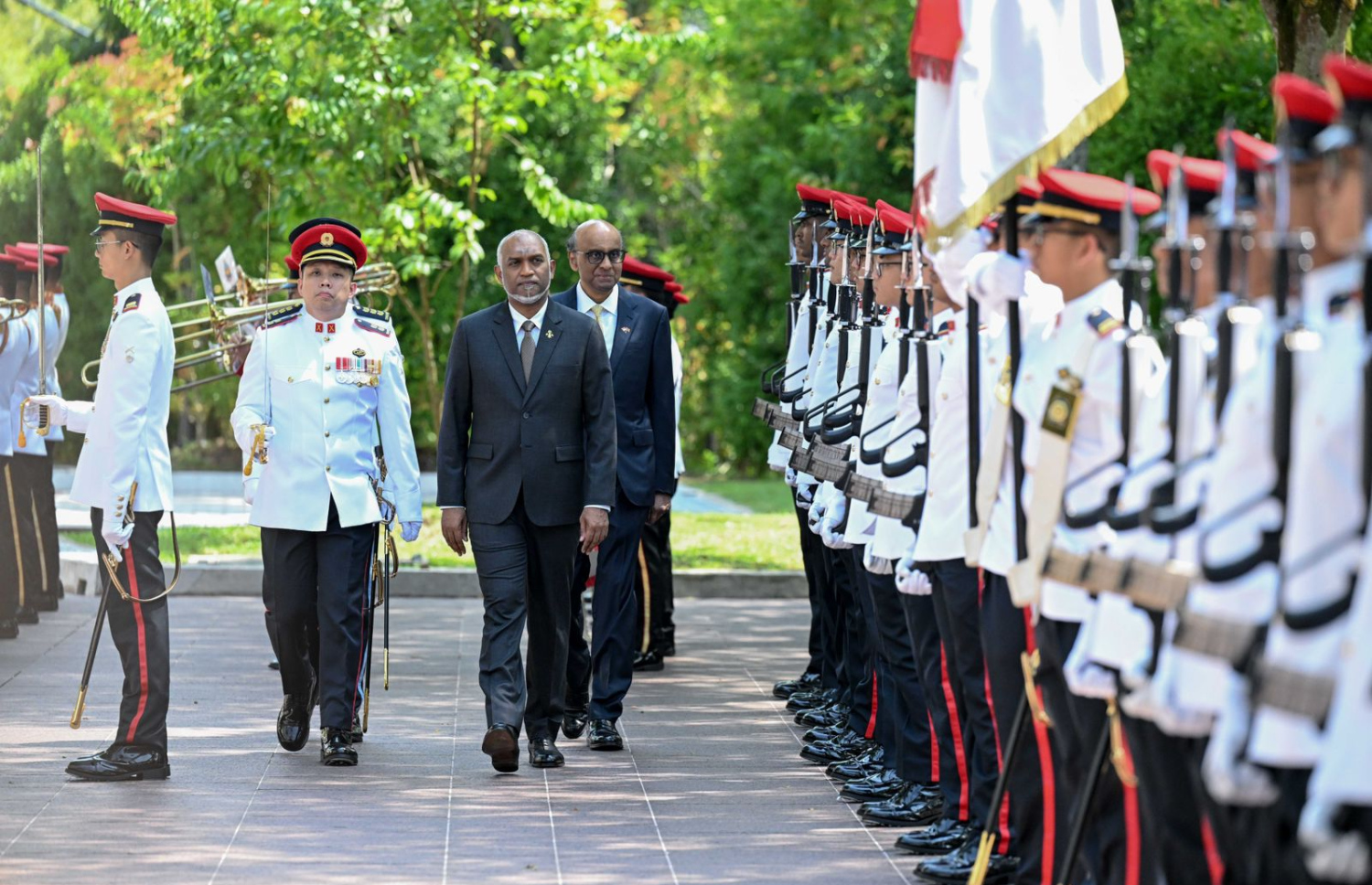 ރައީސް މުއިއްޒު ސިންގަޕޫރަށް ކުރައްވާ ފުރަމާނަ ދަތުރުފުޅު