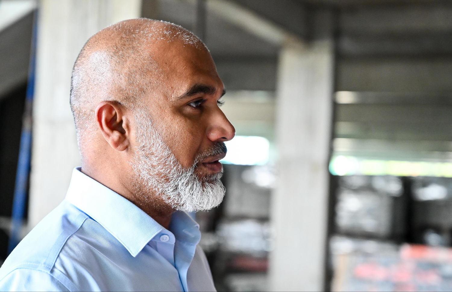 ހުޅުމާލެ 2 ގައި އަލަށް އަޅާ ސްކޫލުގެ މަސައްކަތްތައް ބައްލަވާލެއްވުމަށް އެޑިޔުކޭޝަން މިނިސްޓަރު ޑރ. އިސްމާއިލް ޝަފީއު އިންޓަވިއު ދެއްވަނީ.-- ފޮޓޯ: ފަޔާޒް މޫސާ / މިހާރު