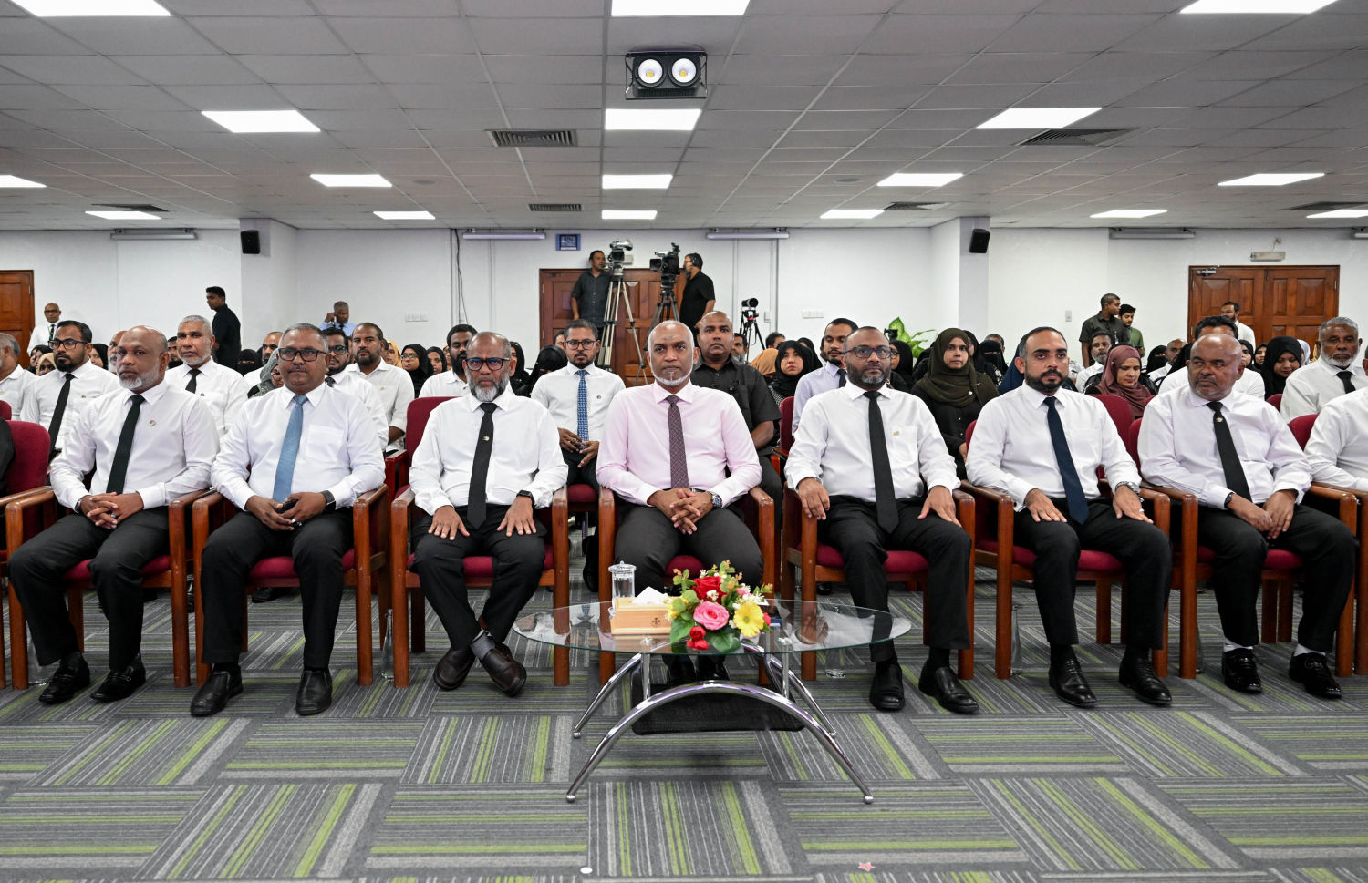 ޖަމުޢިއްޔަތުލް ފަލާޙްގެ ޤުރުއާން މުބާރާތުގެ ރަންޔޫބީލްގެ އިނާމު ދިނުމުގެ ރަސްމިއްޔާތުގައި ރައީސް ޑރ. މުއިއްޒު ބައިވެރިވެވަޑައިގަންނަވަނީ.-- ފޮޓޯ: ރައީސް އޮފީސް