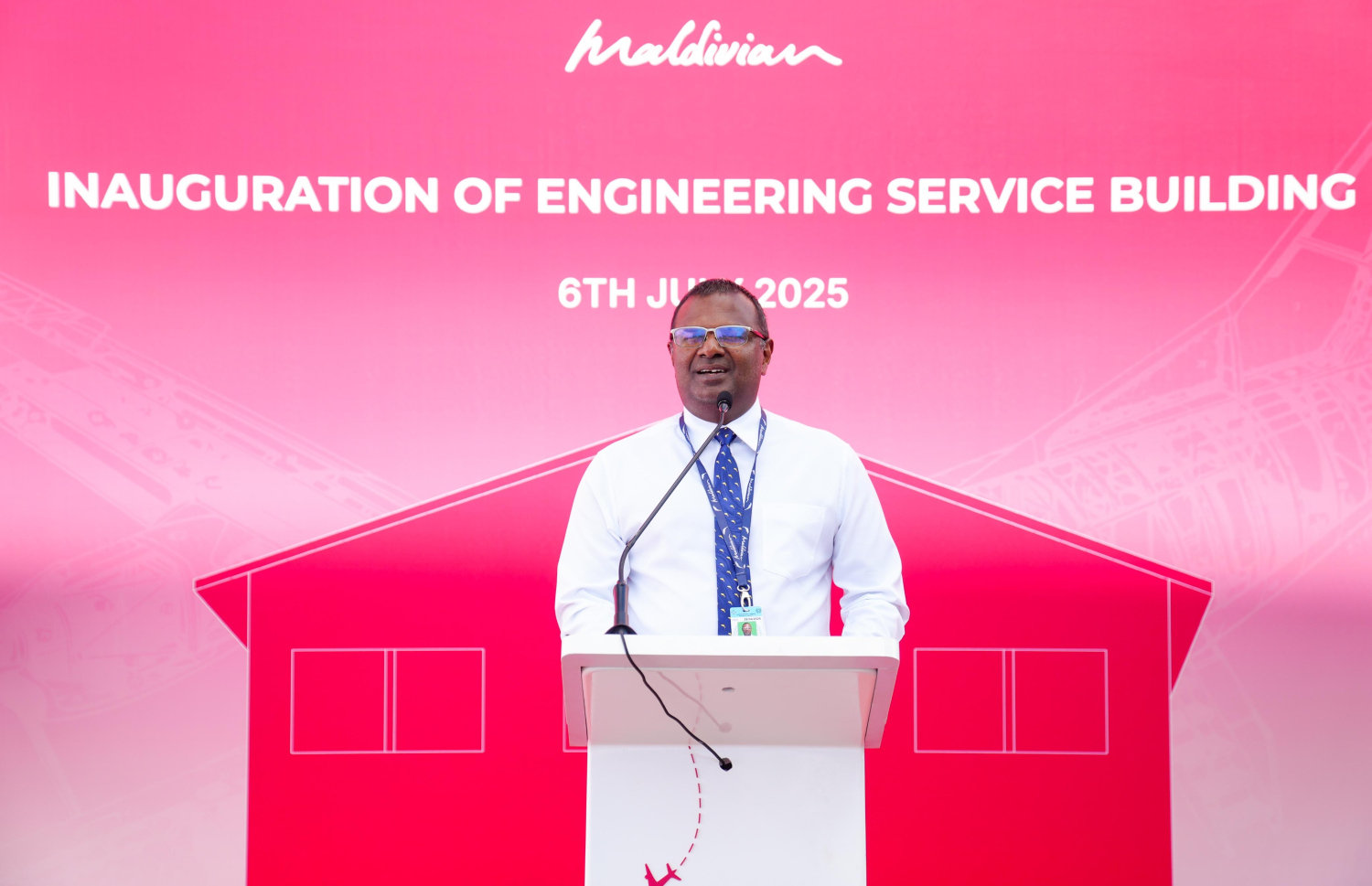 މޯލްޑިވިއަންގެ މެނޭޖިން ޑިރެކްޓަރު އިބްރާހިމް އިޔާސް -- ފޮޓޯ: މޯލްޑިވިއަން