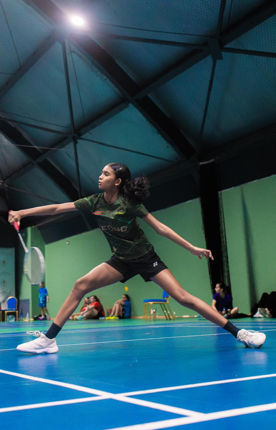 ލައިބާ އަހްމަދު މަހްލޫފް ބޭރުގެ މުބާރާތެއްގައި ވާދަ ކުރަނީ