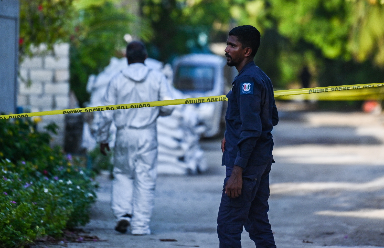 މާޅޮހުގައި އަބްދުއްރަހުމާން ދިރިއުޅުނު މާހިޔަ ސަރަހައްދު ބަންދުކޮށްގެން ފުލުހުން މިދިޔަ މަހު ހަރަކާތްތެރިވަނީ.---ފޮޓޯ: ފަޔާޒު މޫސާ| މިހާރު