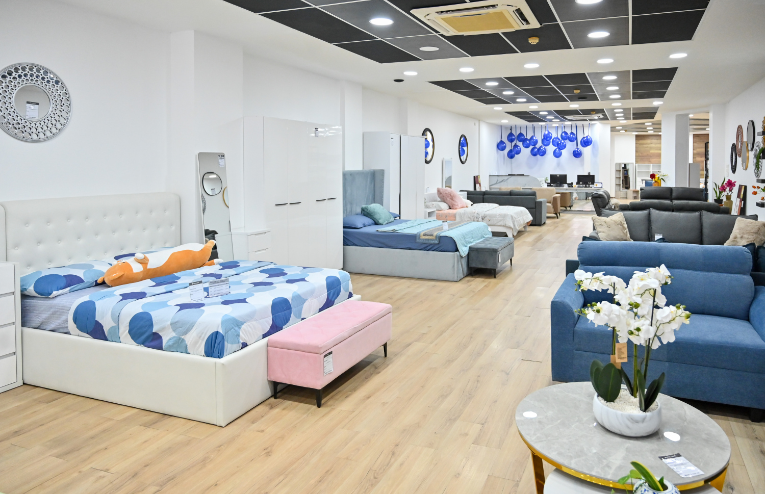 "ދަމާސް ލިވިންގް"ގެ އެތެރެ. -- ފޮޓޯ: ނިޝާން އަލީ | މިހާރު