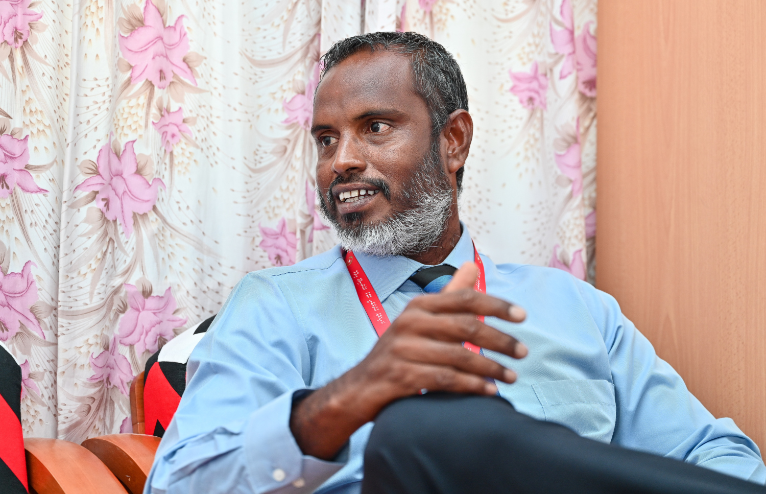 މާޅޮހު ކައުންސިލްގެ ރައީސް އިސްމާއިލް މިއަދު "މިހާރު" އާ ވާހަކަ ދައްކަވަނީ.---ފޮޓޯ: ފަޔާޒު މޫސާ| މިހާރު