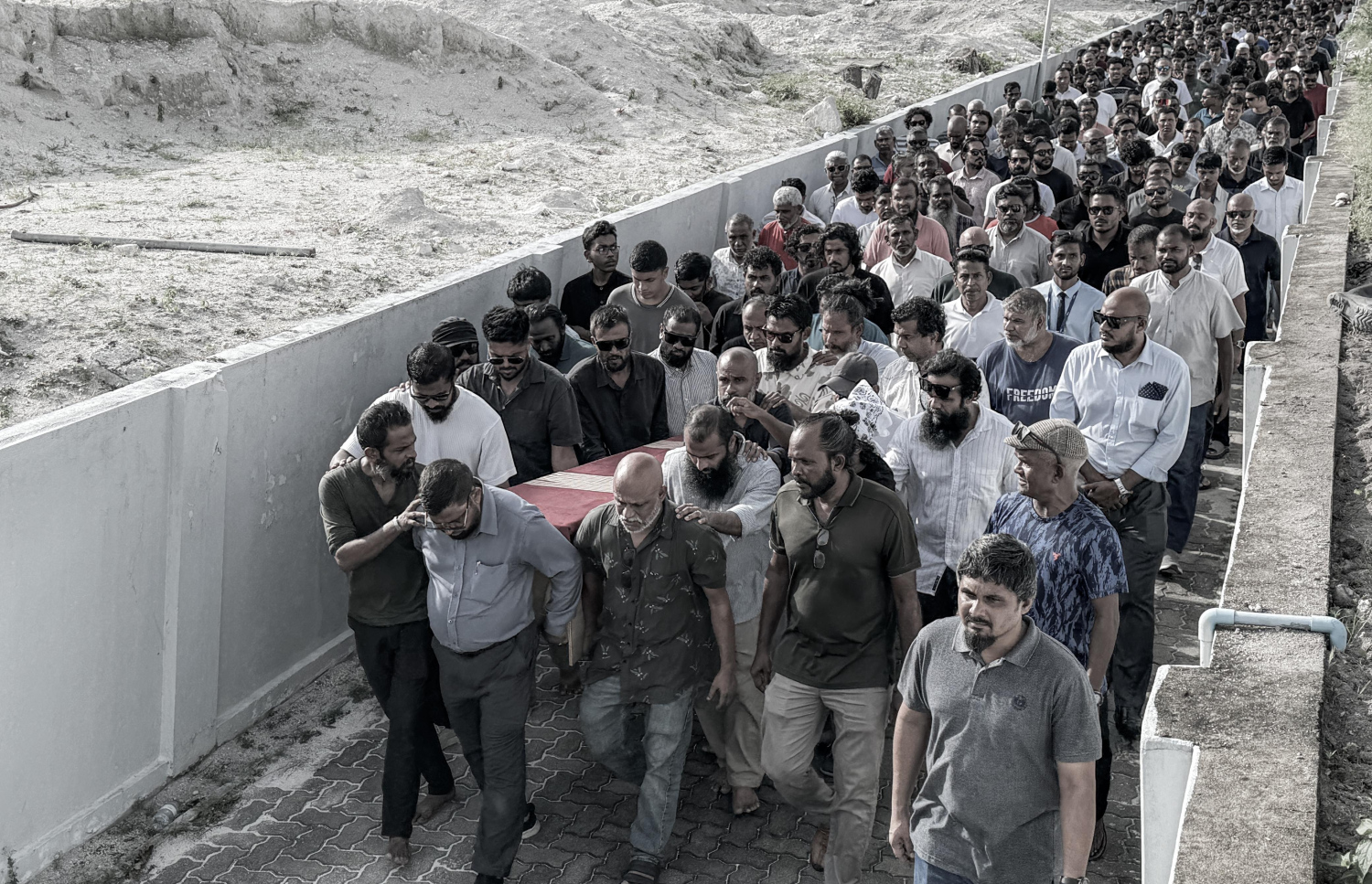 ރޭ ހިނގި އެކްސިޑެންޓުގައި ނިޔާވި 17 އަހަރުގެ ޔޫސުފް އަލްސަން މުހައްމަދުގެ ޖަނާޒާ-- ފޮޓޯ: ނިޝާން އަލީ / މިހާރު