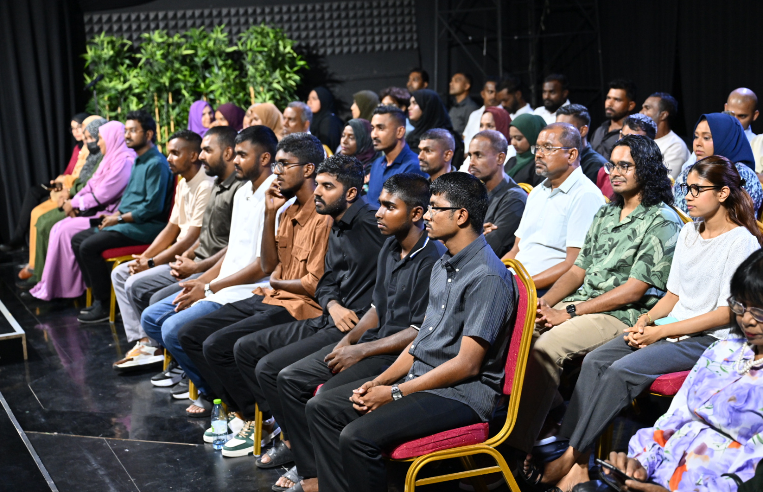 ޕީއެސްއެމް އިން މިރޭ ގެންދިޔަ އަހާ ފޯރަމްގައި އާއްމުންގެ ބަޔަކު ބައިވެރިވަނީ.-- ފޮޓޯ: ރައީސް އޮފީސް