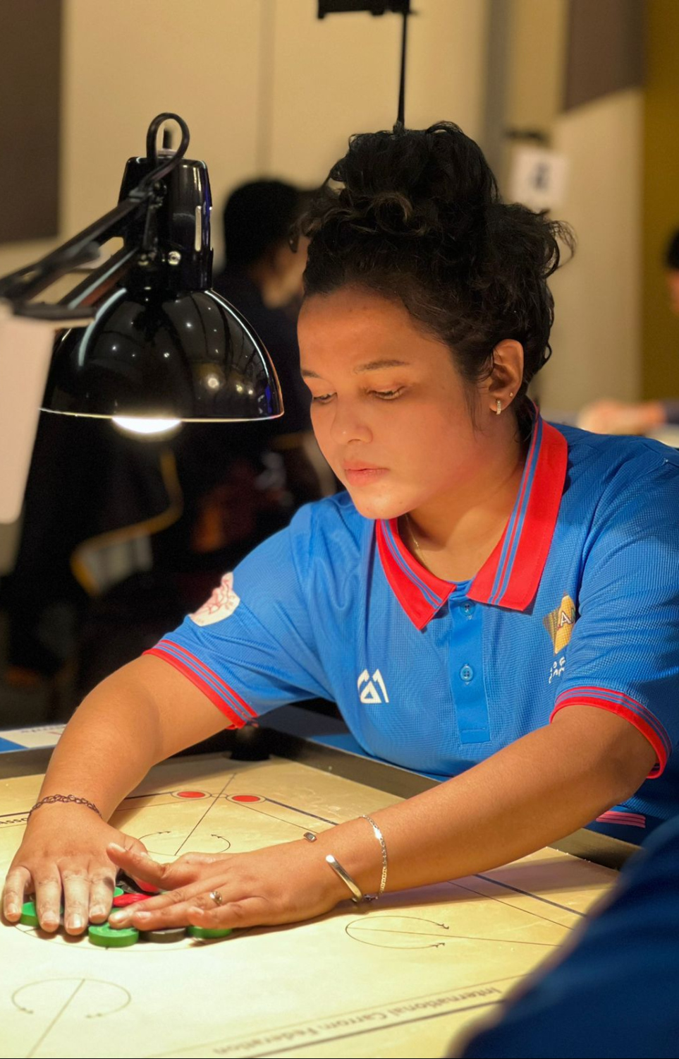 ވިދާދު: އޭނާ ކެެރަމް ކުޅެން ޝައުގުވެރިކަން އުފެދުނީ ގޭތެރޭގައި އެ ގޭމް ކުޅޭ ތަން ފެނިގެން.