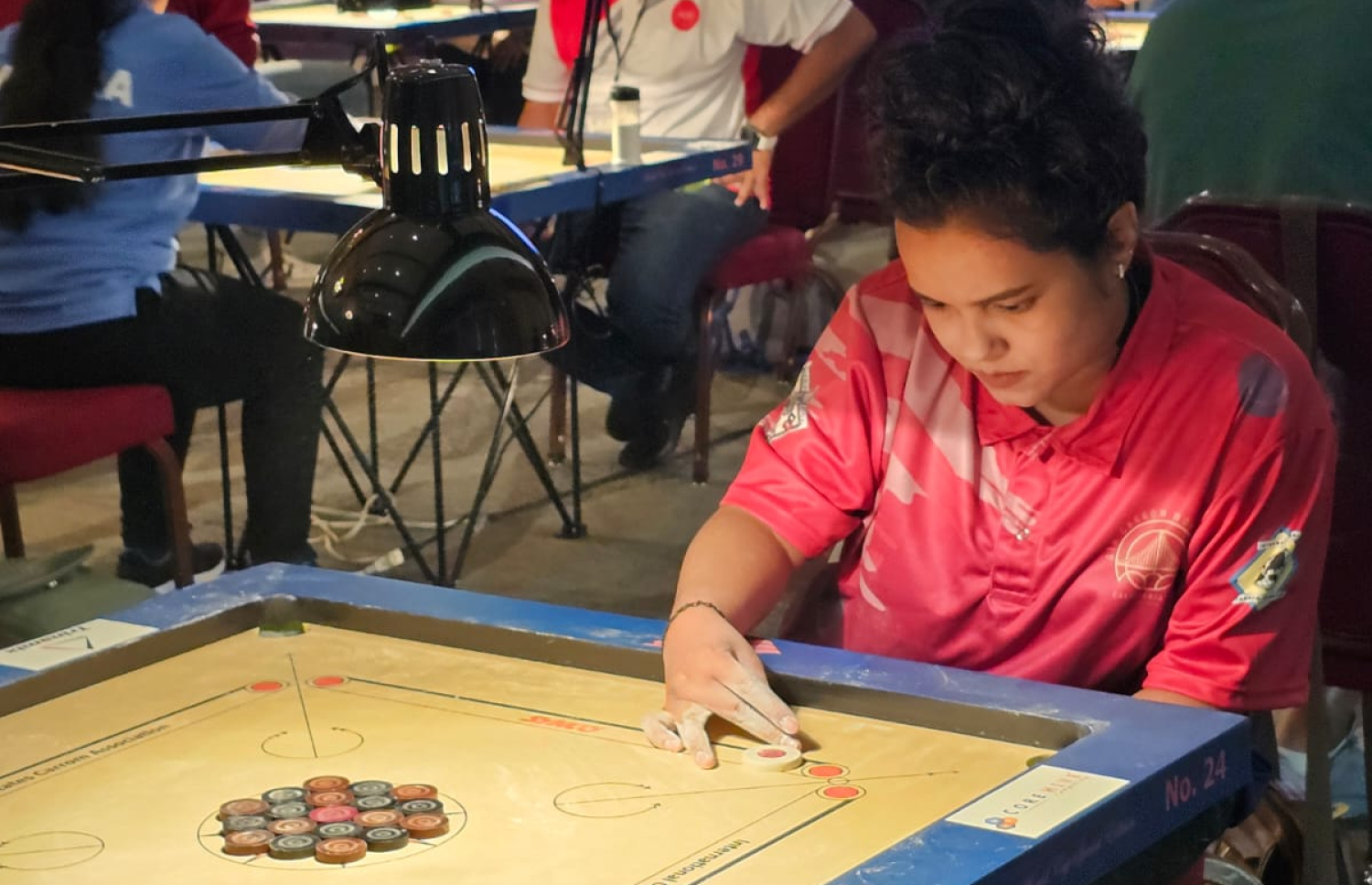 ވިދާދު ކެރަމް މުބާރާތެއްގައި ވާދަކުރަނީ