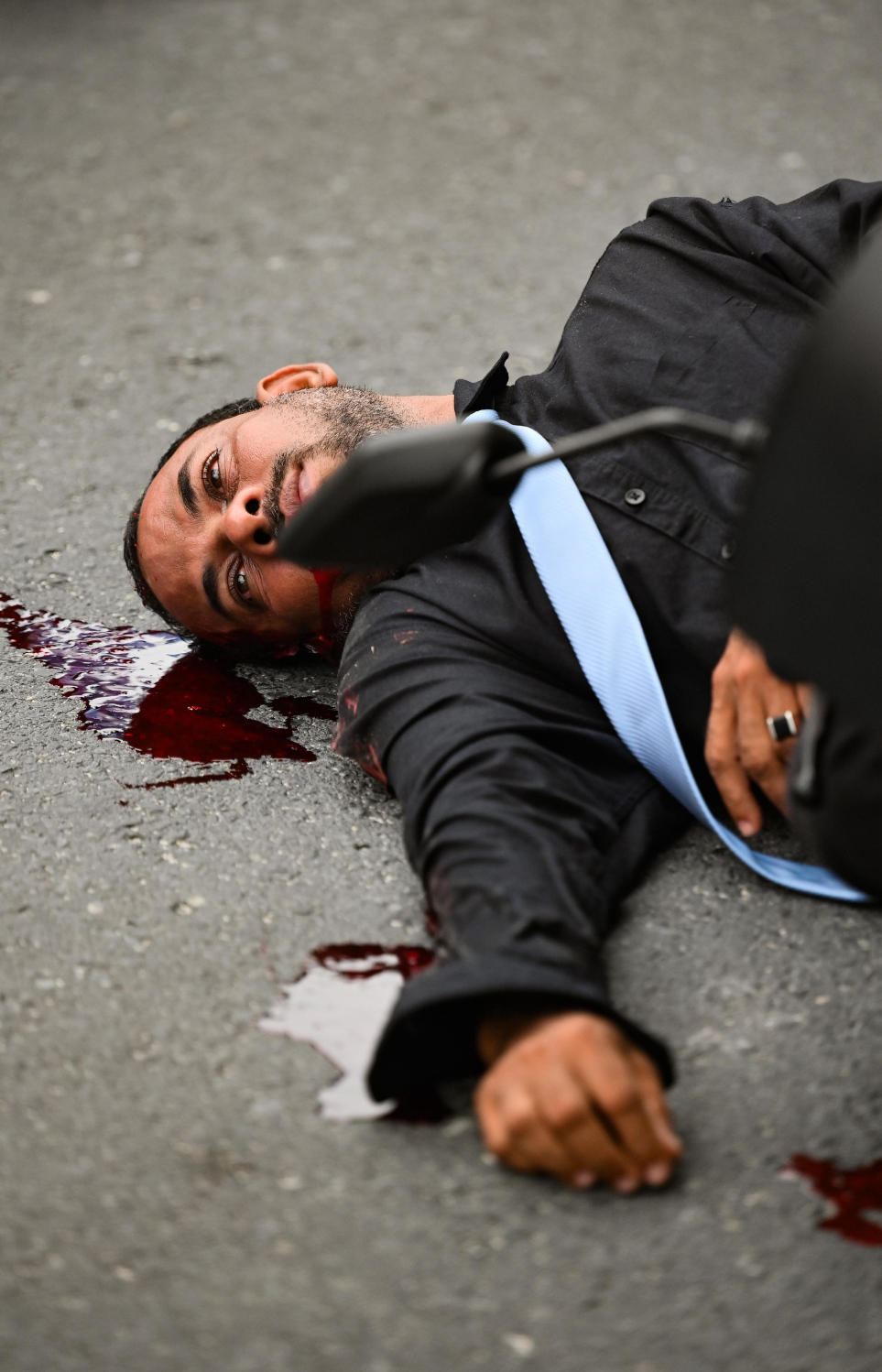 މާލޭގައި ހިނގަމުންދާ ނުރައްކާތެރި އެކްސިޑެންޓްތަކާ ގުޅޭގޮތުން އާންމު ރައްޔިތުން ހޭލުންތެރިކުރުމަށްޓަކައި ޓްރެފިކް ޕޮލިސް ޑިޕާޓްމަންޓުގެ ފަރާތުން މިއަދު މާލޭގައި ހިންގި ސިނާރިއޯ ބޭސްޑް އެކްސައިޒް. ..-- ފޮޓޯ: ނިޝާން އަލީ | މިހާރު