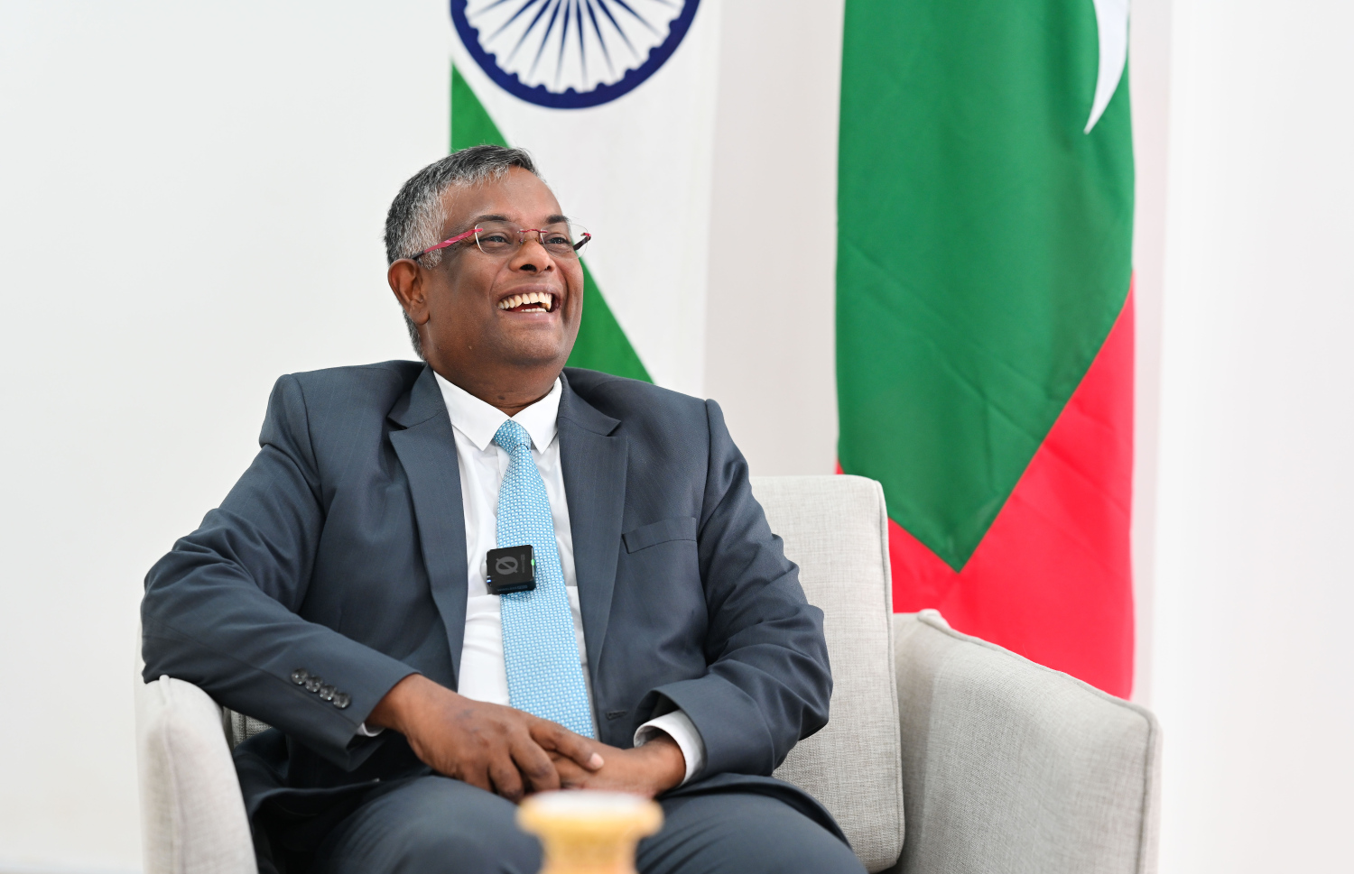 ރާއްޖޭގައި ހުންނަވާ އިންޑިއާގެ ސަފީރު ބާލަސުބްރަމާނިއަން މިދިޔަ ހަފުތާގައި "މިހާރު" އާ ވާހަކަ ދައްކަވަނީ.---ފޮޓޯ: ނިޝާން އަލީ| މިހާރު