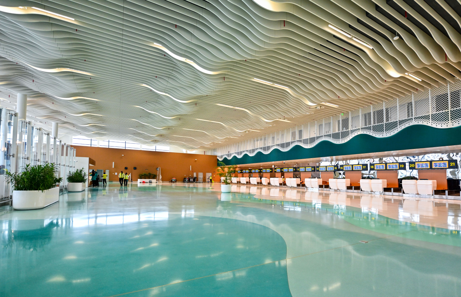 ވެލާނާ އިންޓަނޭޝަނަލް އެއާޕޯޓުގެ އާ ޓާމިނަލްގެ ޗެކިން ކައުންޓަރުތަށް ހުންނަ ސަރަަހައްދު.--- ފޮޓޯ: ފަޔާޒު މޫސާ | މިހާރު