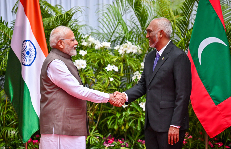 Minivan kamaai democracy aai heyo verikamah India dhey ahammiyyathukan haamavey: Raees