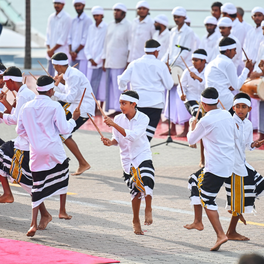 މިނިވަން ދުވަސް ފާހަގަކުރަން ޖުމްހޫރީ މައިދާނުގައި ބޭއްވި ހަރަކާތުގައި މިއަދު ނަށަނީ.-- ފޮޓޯ: ފަޔާޒު މޫސާ/ މިހާރު