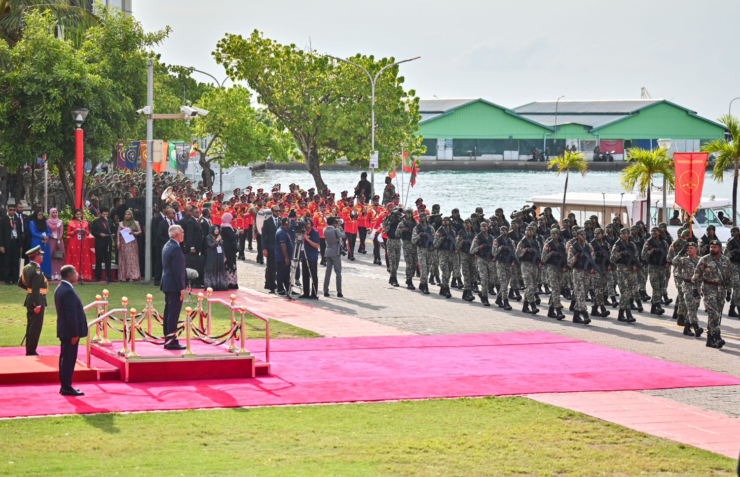 މިނިވަން 60 ގެ ކުޅިވަރުތައް
