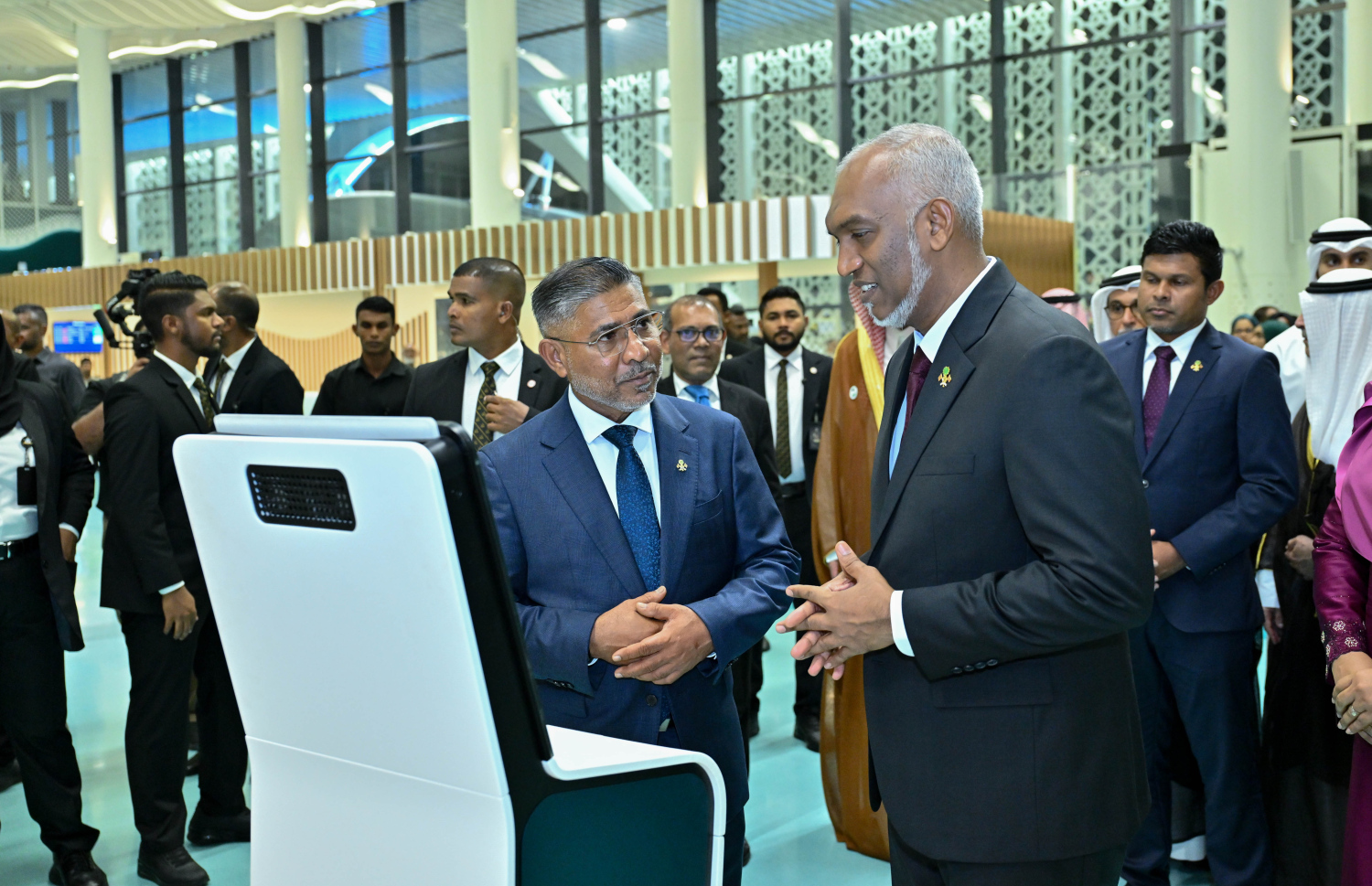 ވެލާނާ އިންޓަނޭޝަނަލް އެއާޕޯޓުގެ އާ ޓާމިނަލް ރައީސް މުއިއްޒު ބައްލަވާލައްވަނީ.-- ފޮޓޯ: ރައީސް އޮފީސް