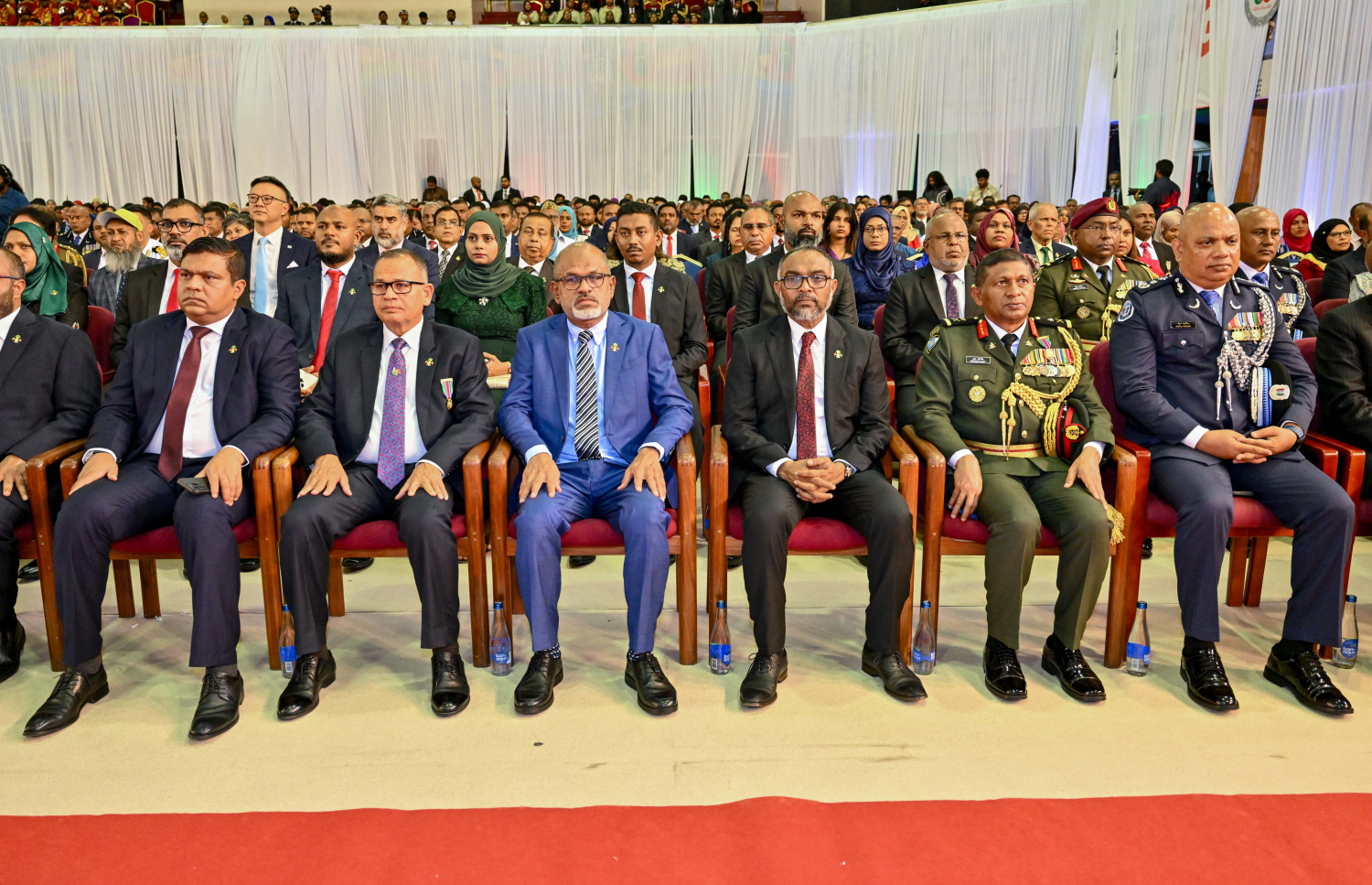 ރާއްޖޭގެ މިނިވަންކަމަށް 60 އަހަރު ފުރުން ފާހަގަކުރަން މިއަދު ބޭއްވި ރަސްމީ ޖަލްސާގައި ބައިވެރިވެވަޑައިގެންނެވި ބައެއް ބޭފުޅުން-- ފޮޓޯ: ރައީސް އޮފީސް