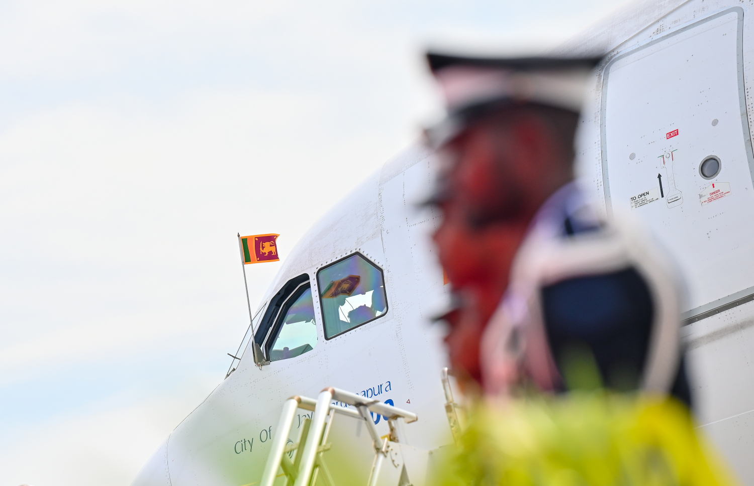 ލަންކާގެ ރައީސް ޑިސަނަޔަކެ މިއަދު ރާއްޖެ ވަޑައިގަތް ބޯޓު  ވެލާނާ އިންޓަނޭޝަނަލް އެއާޕޯޓުގައި.---ފޮޓޯ: ނިޝާން އަލީ| މިހާރު