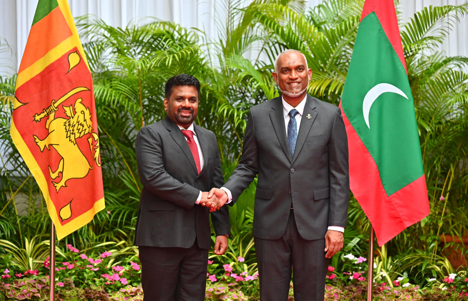 ލަންކާގެ ރައީސް ޑިސަނަޔަކެގެ ދަތުރުފުޅު