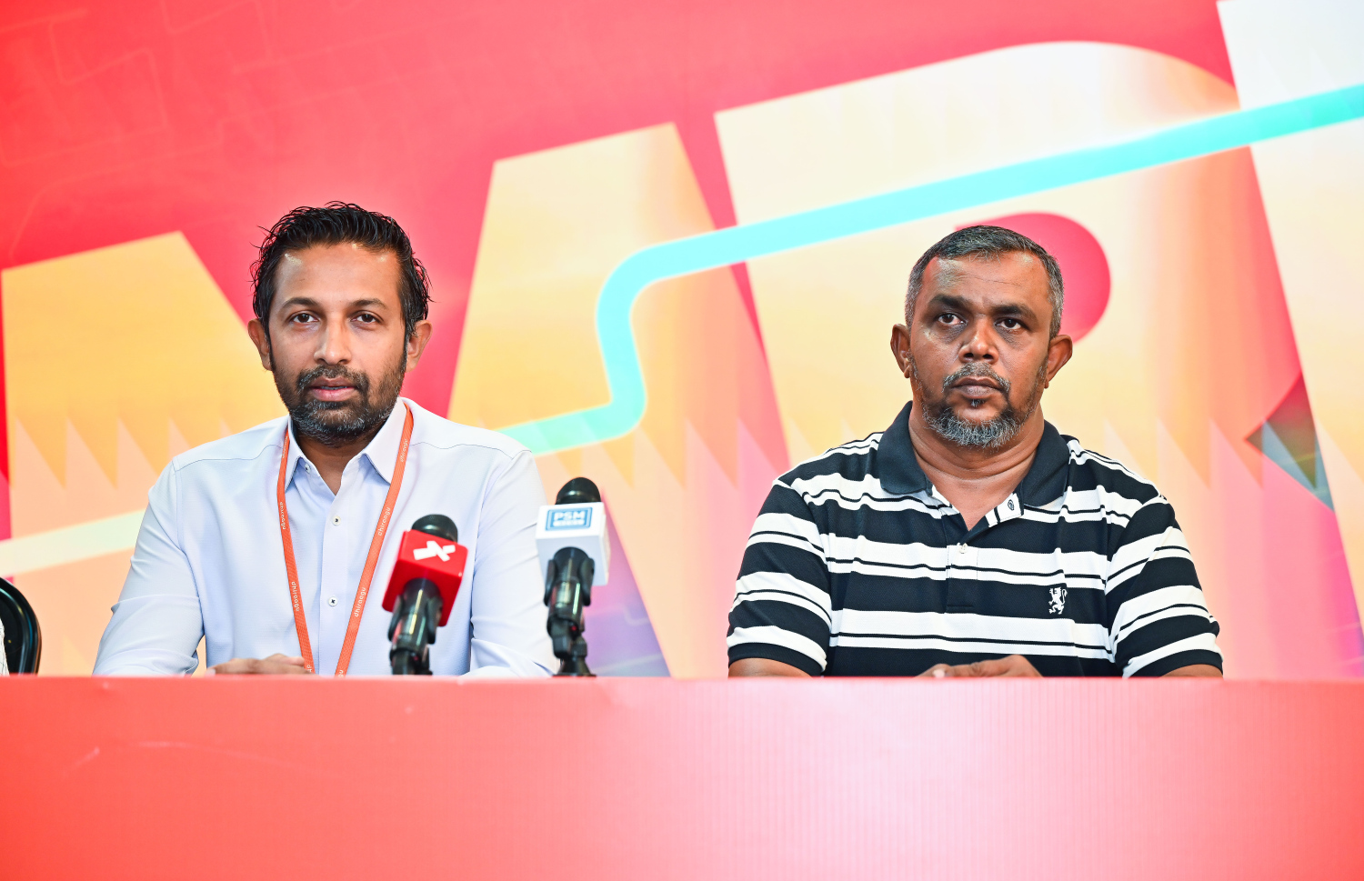 ދިރާގުގެ ޑިރެކްޓަރު، ބްރޭންޑް އެންޑް މާކެޓިން ކޮމިއުނިކޭޝަންސް މުހައްމަދު މިރުޝާން ހަސަން (ވ) މިއަދު އޮތް ނޫސްވެރިންގެ ބައްދަލުވުމުގައި. -- ފޮޓޯ: ނިޝާން އަލީ | މިހާރު