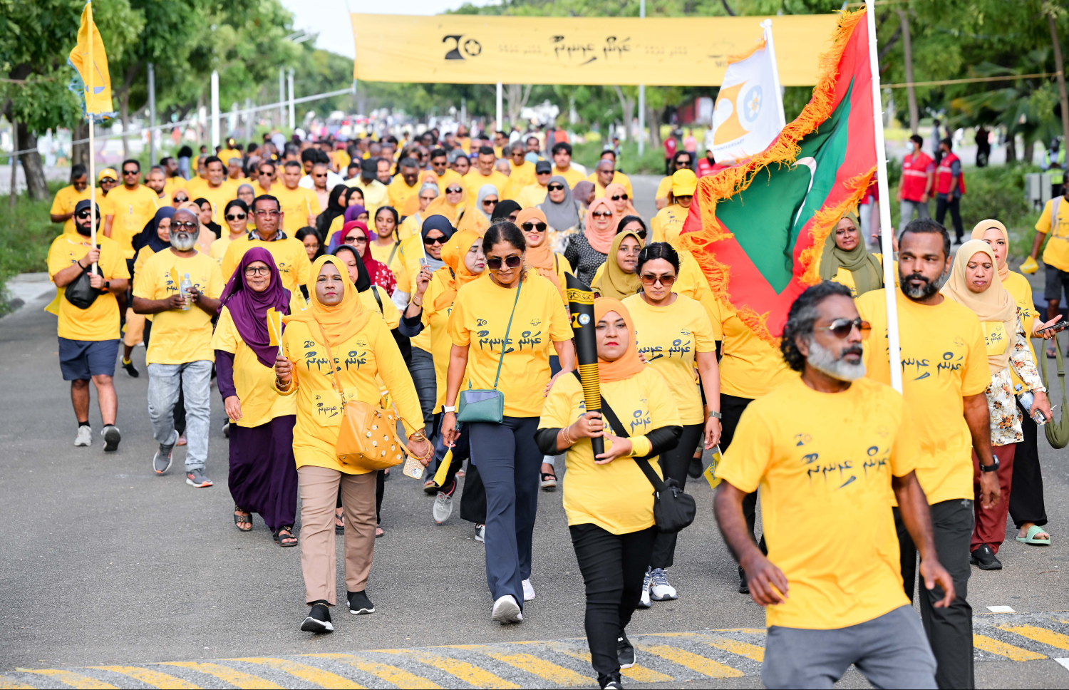 އެމްޑީޕީގެ 20 ވަނަ އަހަރީ ދުވަހުގެ މުނާސަބަތުގައި ސެންޓްރަލް ޕާކްގައި މިއަދު ބޭއްވި "ރަން ރީނދޫ" ދުވުމުގައި އެޕާޓީގެ މެމްބަަރުން ބައިވެރިވަނީ.-- ފޮޓޯ: ނިޝާން އަލީ | މިހާރު