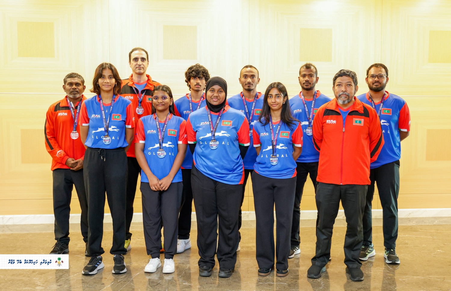 ދެކުނު އޭޝިއާގެ ކޮލިފައިން މުބާރާތުން މެޑަލް ހޯދި ރާއްޖޭގެ އަންހެން އަދި ފިރިހެން ޓީމު --- ފޮޓޯ: ސްޕޯޓްސް މިނިސްޓްރީ