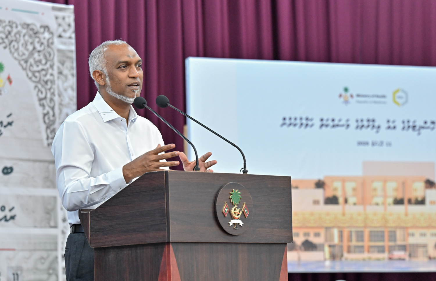 ރައީސް މުއިއްޒު އޭދަފުށީގެ ރައްޔިތުންނާ ރޭ ވާހަކަފުޅު ދައްކަވަނީ.---ފޮޓޯ: ރައީސް އޮފީސް