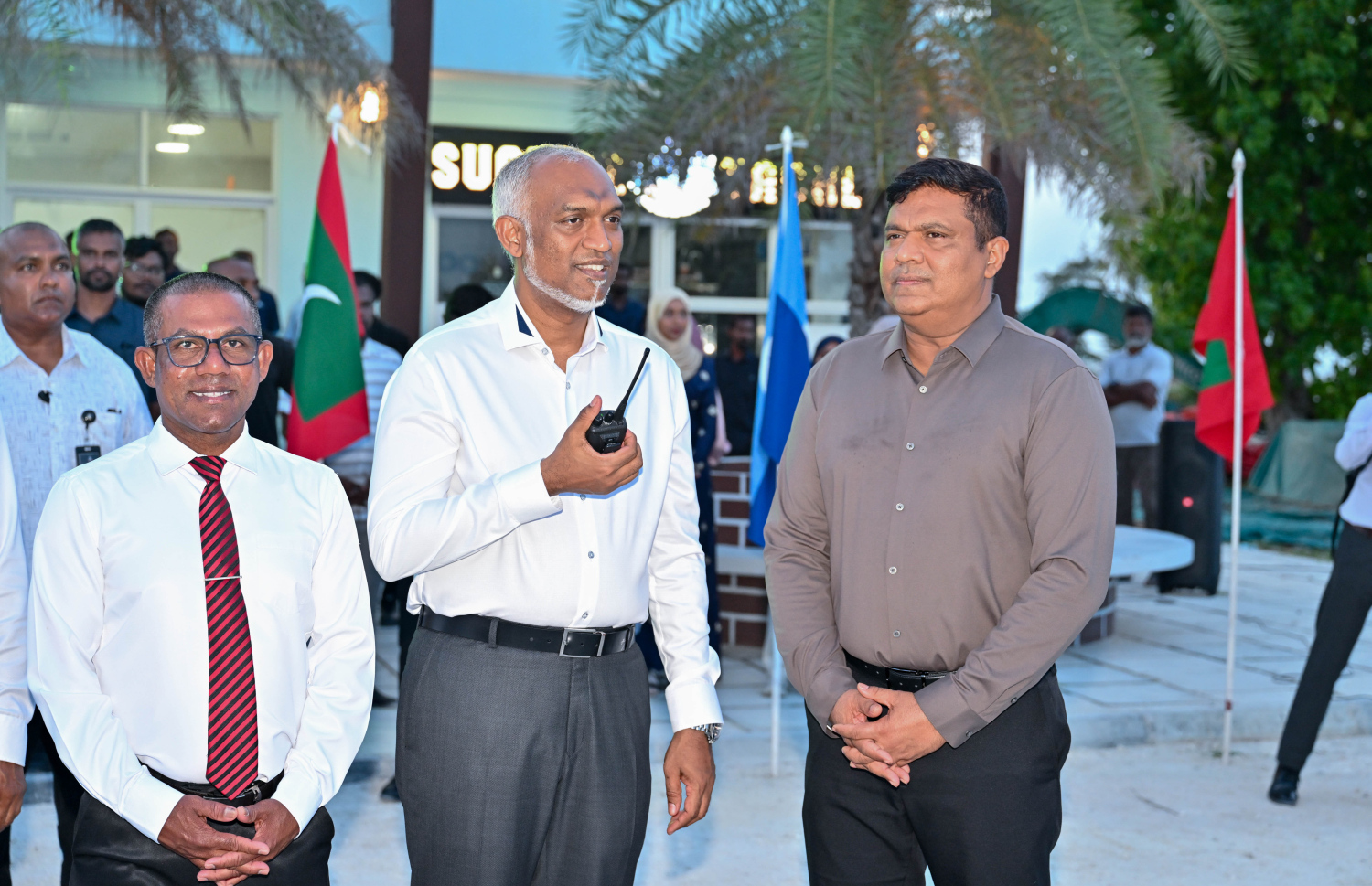 ރާއްޖޭގައި ހައި ސްޕީޑް ފެރީގެ ގޮތުގައި ފެށި "ރާއްޖެ ޓްރާންސްޕޯޓް ލިންކް" (އާރުޓީއެލް) ފެރީގެ ހިދުމަތް ބ. އަތޮޅުގައި ރަސްމީކޮށް ރައީސް ފައްޓަވައިދެއްވަނީ.-- ފޮޓޯ: ރައީސް އޮފީސް