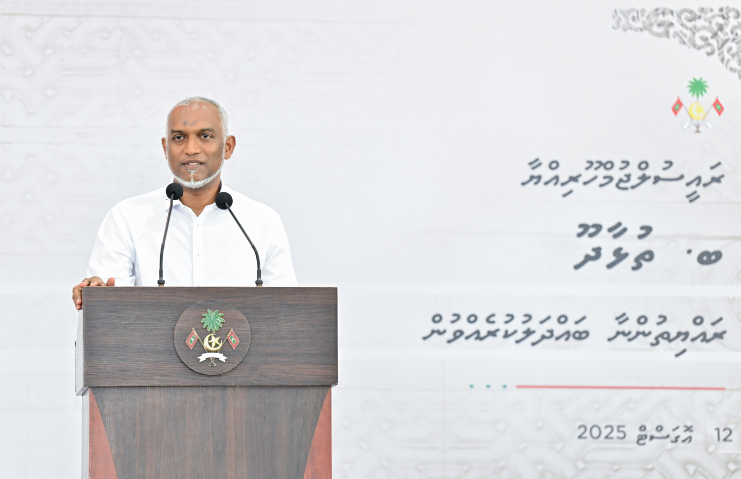 ރައީސް މުއިއްޒު ތުޅާދޫގެ ރައްޔިތުންނާ މިއަދު ބައްދަލުކުރައްވައި ވާހަކަފުޅު ދައްކަވަނީ.---ފޮޓޯ: ރައީސް އޮފީސް